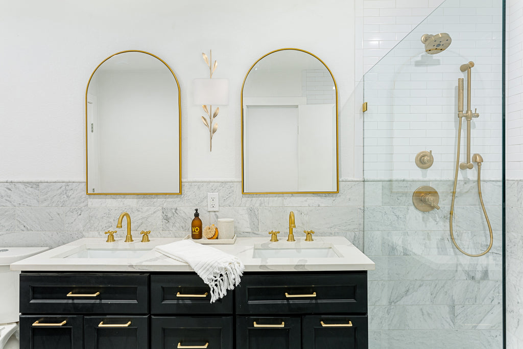 Crystorama Crystorama Broche 2 Light Antique Gold Sconce